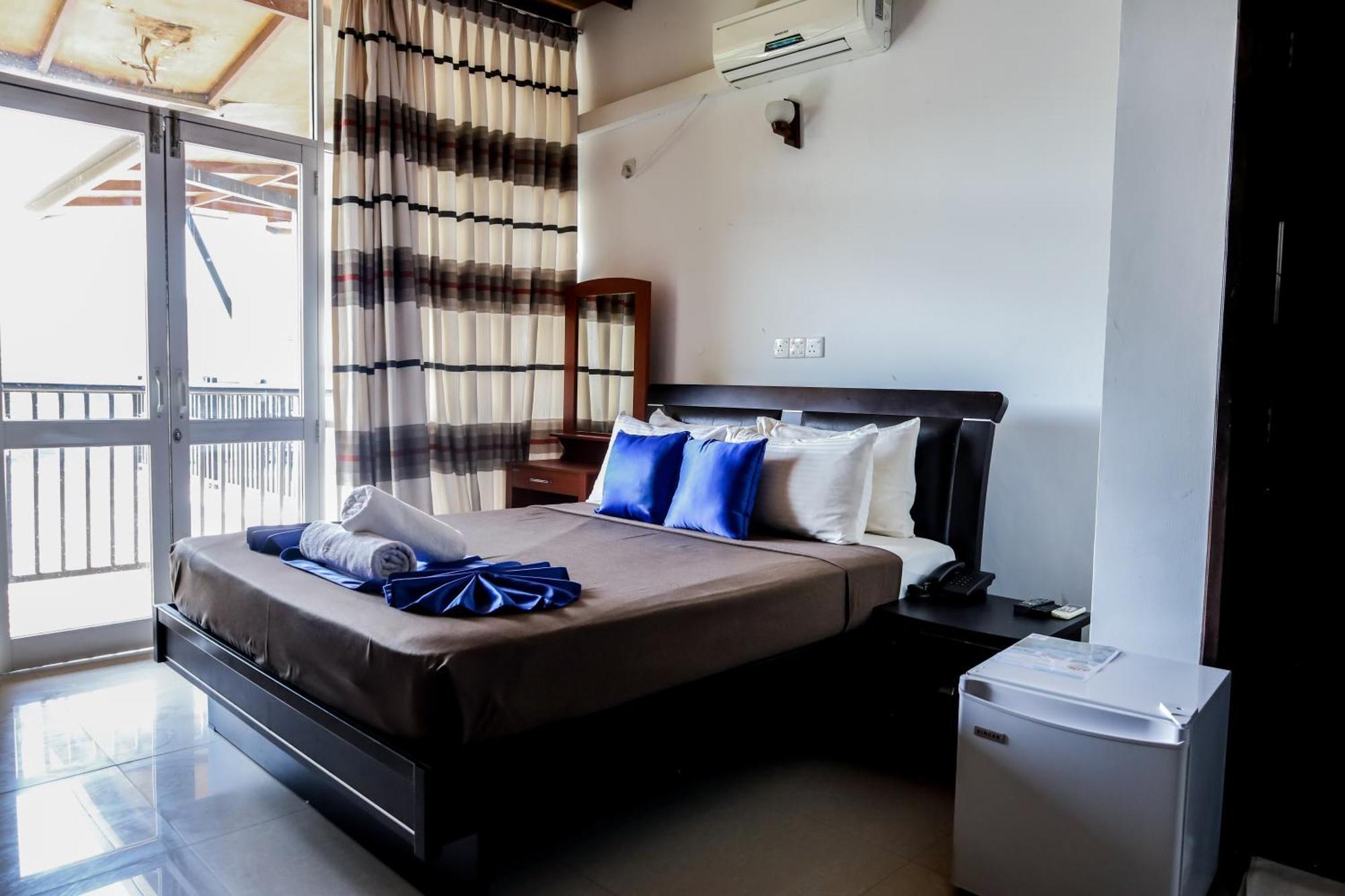 Hotel Elephant Bay Pinnawala  Exterior photo